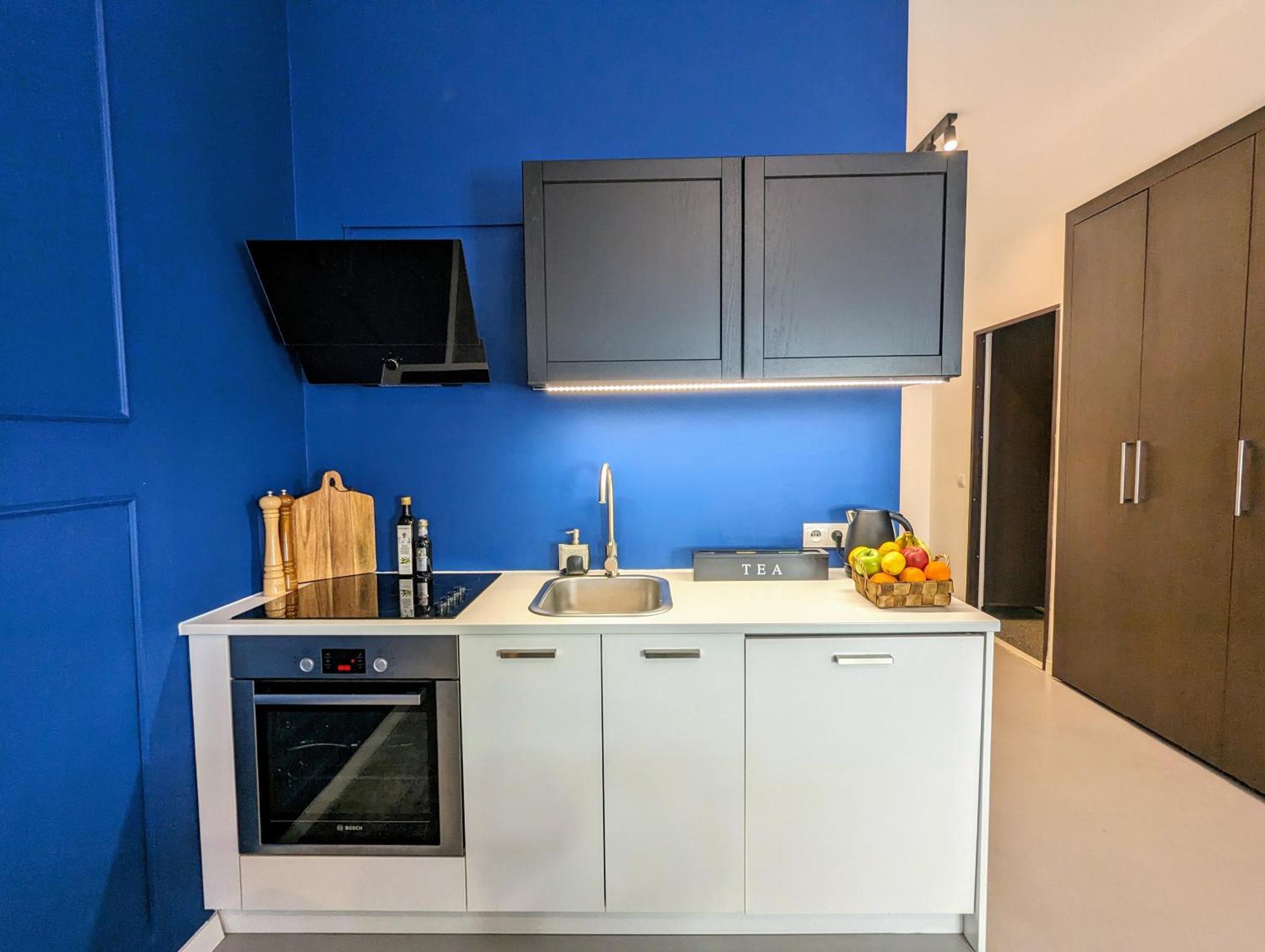 Bella Luna Luxury - Chic In Historic Square Apartament